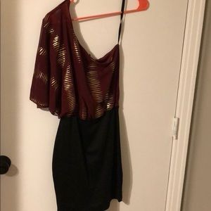 Fitted body central dress